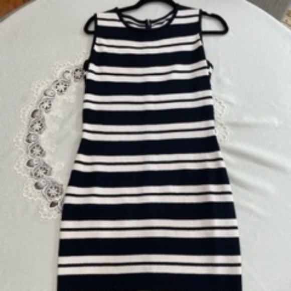 St John knit Dress size 4, Black and Cream stripe - Picture 1 of 4
